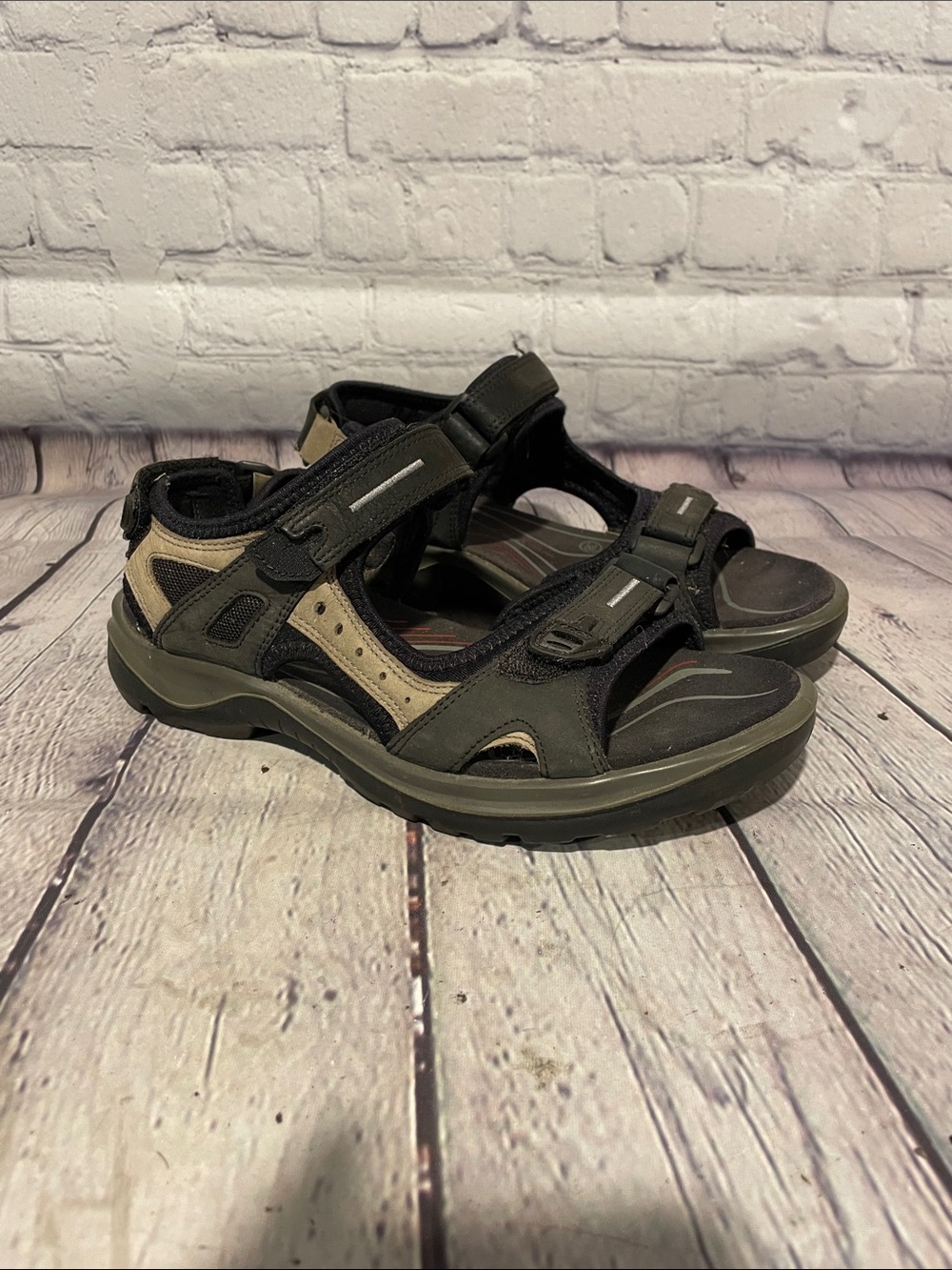 Ecco Women's Black & Tan Outdoor Sport Sandals